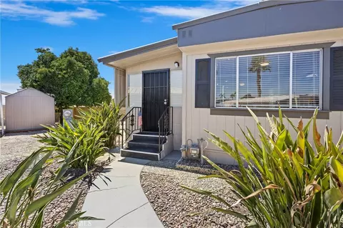 260 N Lyon Ave #6, Hemet, CA 92543