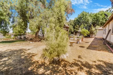 Exterior - 17386 Sage Ave, Riverside, CA 92504 photo 3 of 17
