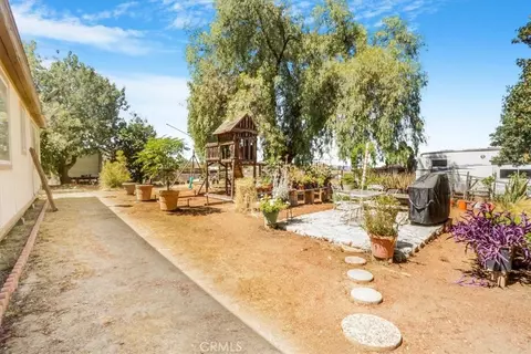 Exterior - 17386 Sage Ave, Riverside, CA 92504 photo 2 of 17