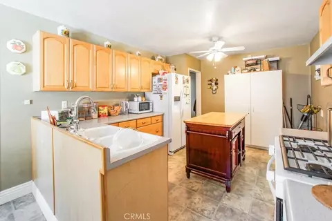 Kitchen - 17386 Sage Ave, Riverside, CA 92504 photo 1 of 10