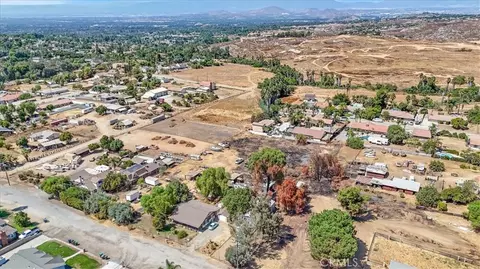 View/Area - 17386 Sage Ave, Riverside, CA 92504 photo 4 of 6