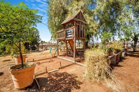 Exterior - 17386 Sage Ave, Riverside, CA 92504 photo 9 of 17