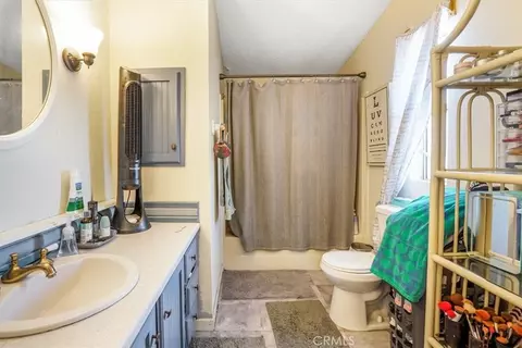 Bath - 17386 Sage Ave, Riverside, CA 92504 photo 3 of 6