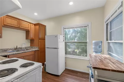 Kitchen - 20682 Hill Top Dr, Riverside, CA 92507 photo 5 of 6
