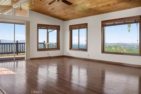 Living - 20682 Hill Top Dr, Riverside, CA 92507 photo 3 of 13