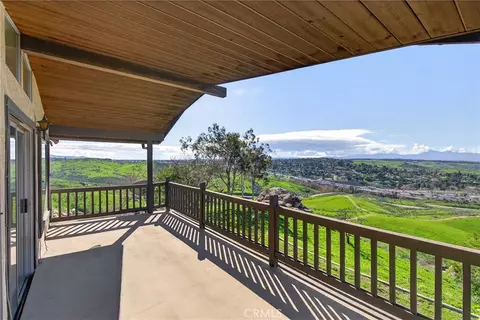 Exterior - 20682 Hill Top Dr, Riverside, CA 92507 photo 6 of 19