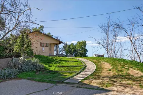 Exterior - 20682 Hill Top Dr, Riverside, CA 92507 photo 18 of 19