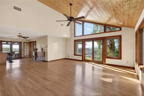 Living - 20682 Hill Top Dr, Riverside, CA 92507 photo 10 of 13