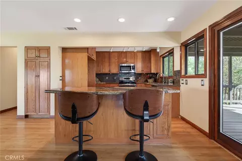 Kitchen - 20682 Hill Top Dr, Riverside, CA 92507 photo 4 of 6