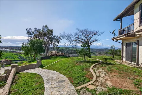 Exterior - 20682 Hill Top Dr, Riverside, CA 92507 photo 15 of 19