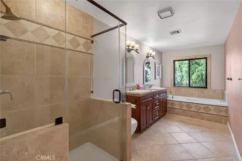 Bath - 20682 Hill Top Dr, Riverside, CA 92507 photo 1 of 3