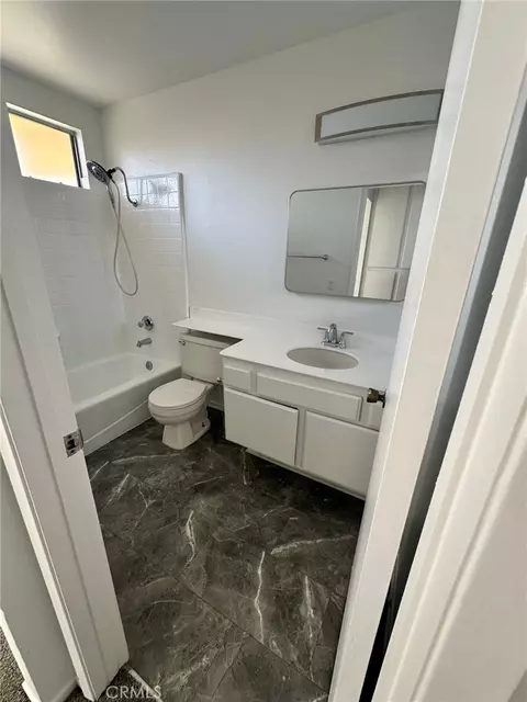 Bath - 1404 E Sail Ave, Orange, CA 92865 photo 3 of 4