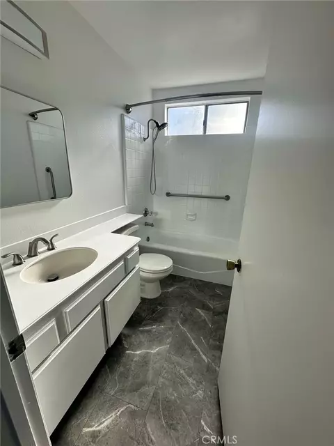 Bath - 1404 E Sail Ave, Orange, CA 92865 photo 4 of 4