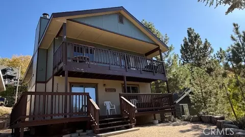 33393 Robin Dr, Green Valley Lake, CA 92341