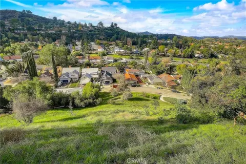 4329 Torreon Dr, Woodland Hills, CA 90077
