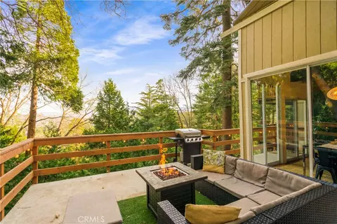 579 E Victoria Ct, Lake Arrowhead, CA 92352