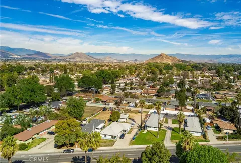 View/Area - 4660 Cover St, Riverside, CA 92506 photo 2 of 3
