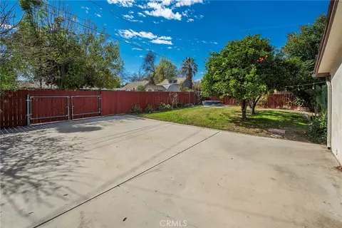 Exterior - 4660 Cover St, Riverside, CA 92506 photo 11 of 15