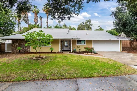 749 Apache Trl, Riverside, CA 92507