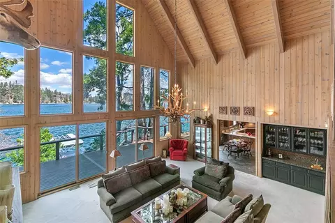 27990 Peninsula Dr N, Lake Arrowhead, CA 92352