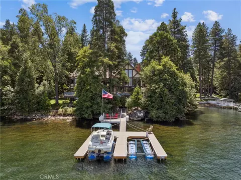 Exterior - 27990 Peninsula Dr N, Lake Arrowhead, CA 92352 photo 2 of 7