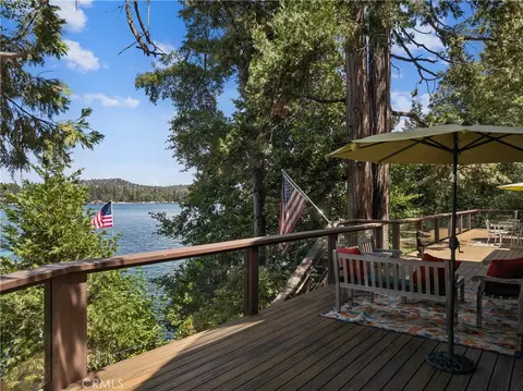 Exterior - 27990 Peninsula Dr N, Lake Arrowhead, CA 92352 photo 6 of 7