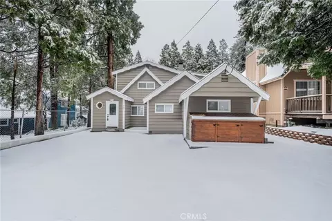 707 Rocky, Crestline, CA 92325