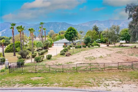 15049 Larson Rd, Lake Elsinore, CA 92530