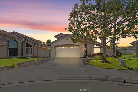 7931 Rose Ct, Highland, CA 92346
