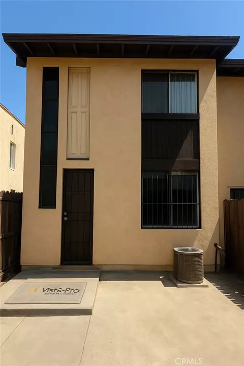 7951 Primrose Ln, Highland, CA 92346