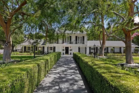 2141 Westminster Dr, Riverside, CA 92506