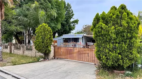 1676 Amethyst Dr, Perris, CA 92571