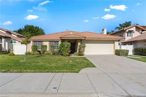 7905 Valencia Ct, Highland, CA 92346