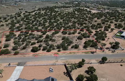 11075 Heartland Cir, Oak Hills, CA 92344