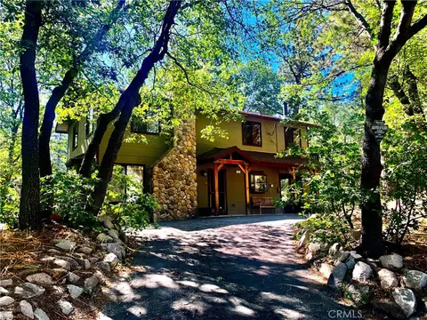 762 Esquimoux Dr, Green Valley Lake, CA 92341