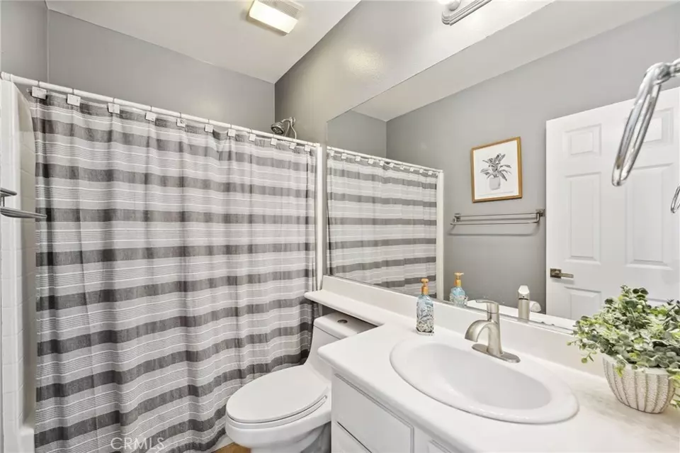 Bath - 8347 Clover Creek Rd, Riverside, CA 92508 photo 3 of 3