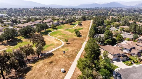 View/Area - 31465 Inverness Ct, Temecula, CA 92591 photo 6 of 8