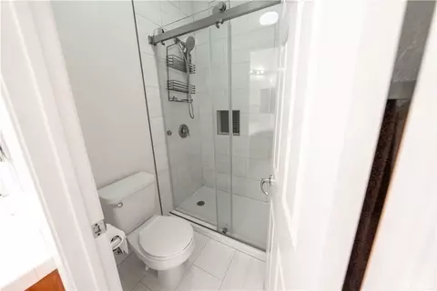 Bath - 31465 Inverness Ct, Temecula, CA 92591 photo 2 of 3