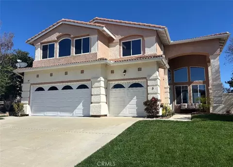 5 Corte Montena, Lake Elsinore, CA 92532