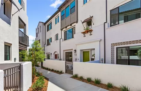 149 Bridle Dr, Burbank, CA 91506