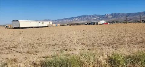 32435 Lake St, Lucerne Valley, CA 92356