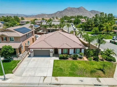 26946 Shelter Cove Ct, Menifee, CA 92585