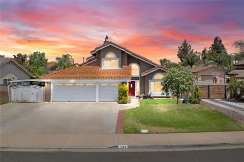 7250 Goldboro Ln, Riverside, CA 92506