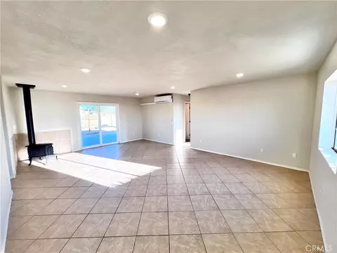 Living - 56056 Cone Blvd, Landers, CA 92285 photo 6 of 7
