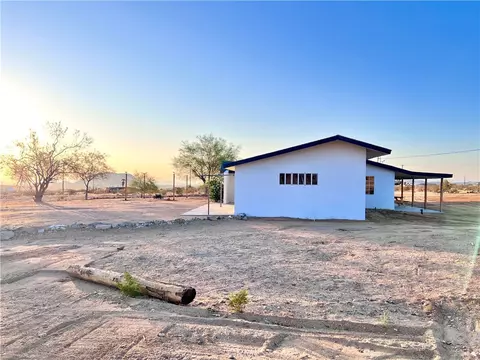 Exterior - 56056 Cone Blvd, Landers, CA 92285 photo 6 of 14