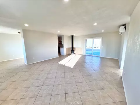 Living - 56056 Cone Blvd, Landers, CA 92285 photo 7 of 7