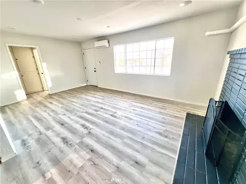 Living - 56056 Cone Blvd, Landers, CA 92285 photo 4 of 7