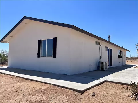 Exterior - 56056 Cone Blvd, Landers, CA 92285 photo 9 of 14