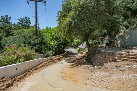 3577 Shaw Ranch Rd, Pasadena, CA 91107 photo 2