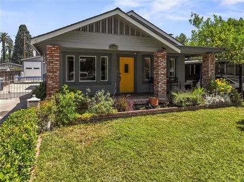 3909 Oakwood Pl, Riverside, CA 92506